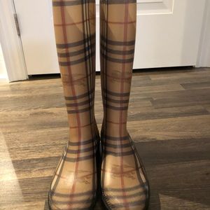 Authentic Burberry rain boots. Like brand new